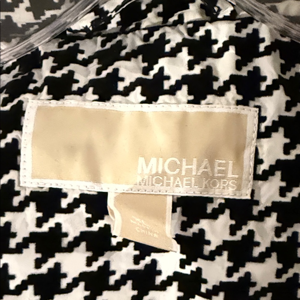 Michael Kors Black and White Houndstooth Puffer Jacket - Picture 3 of 4